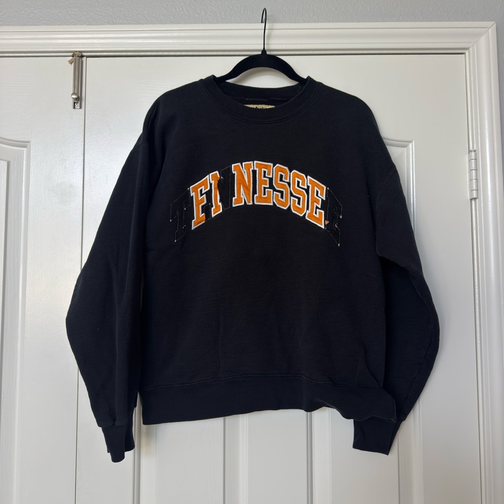 I can’t decide yet FINESSE crewneck